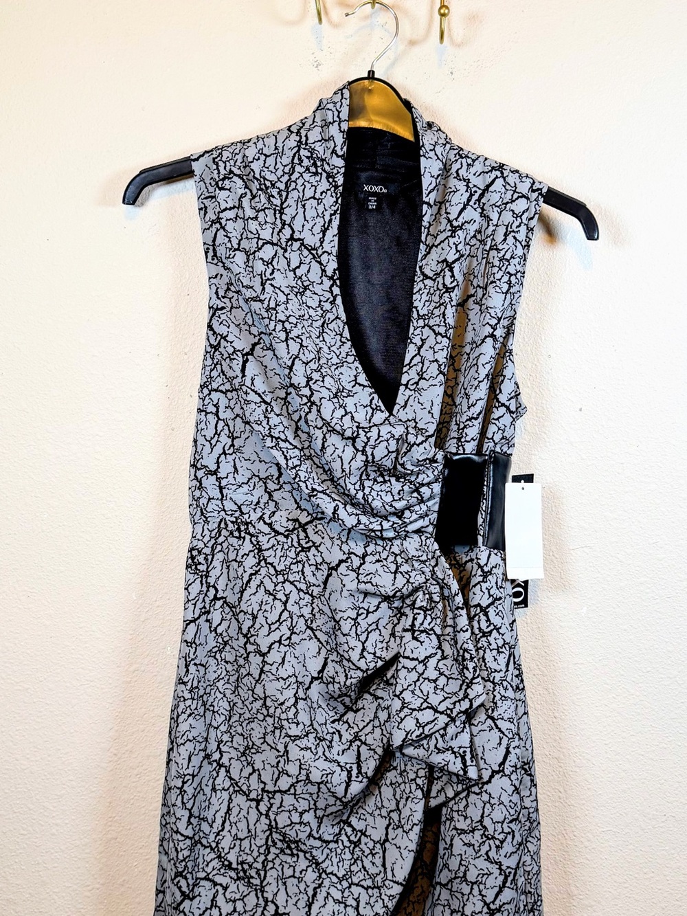 XOXO Black & Gray Abstract Drape Midi Dress w/Faux leather. Size 3/4